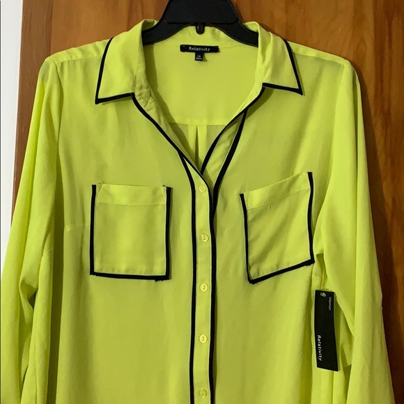 Ladies blouse - Picture 2 of 5